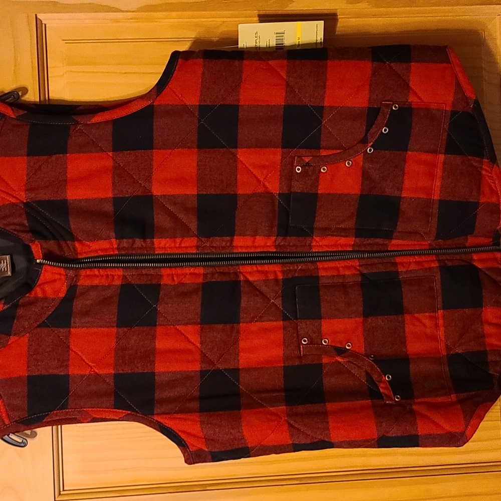 Is multiple's best size medium black and red